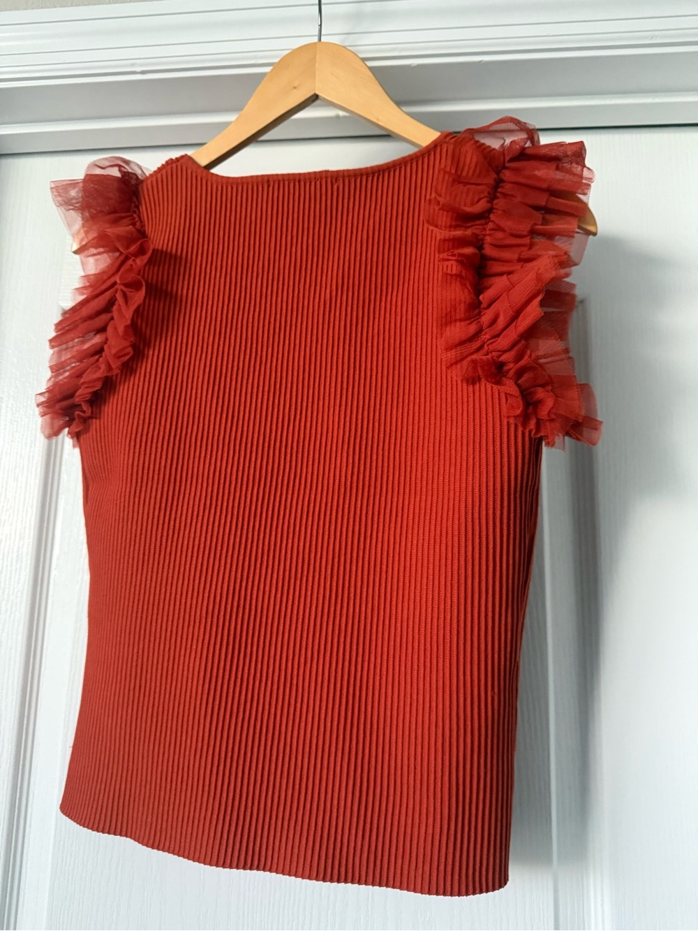 Bailey/44 Rust Tulle Ruffle Sleeve Ribbed Top Size M - Picture 2 of 3